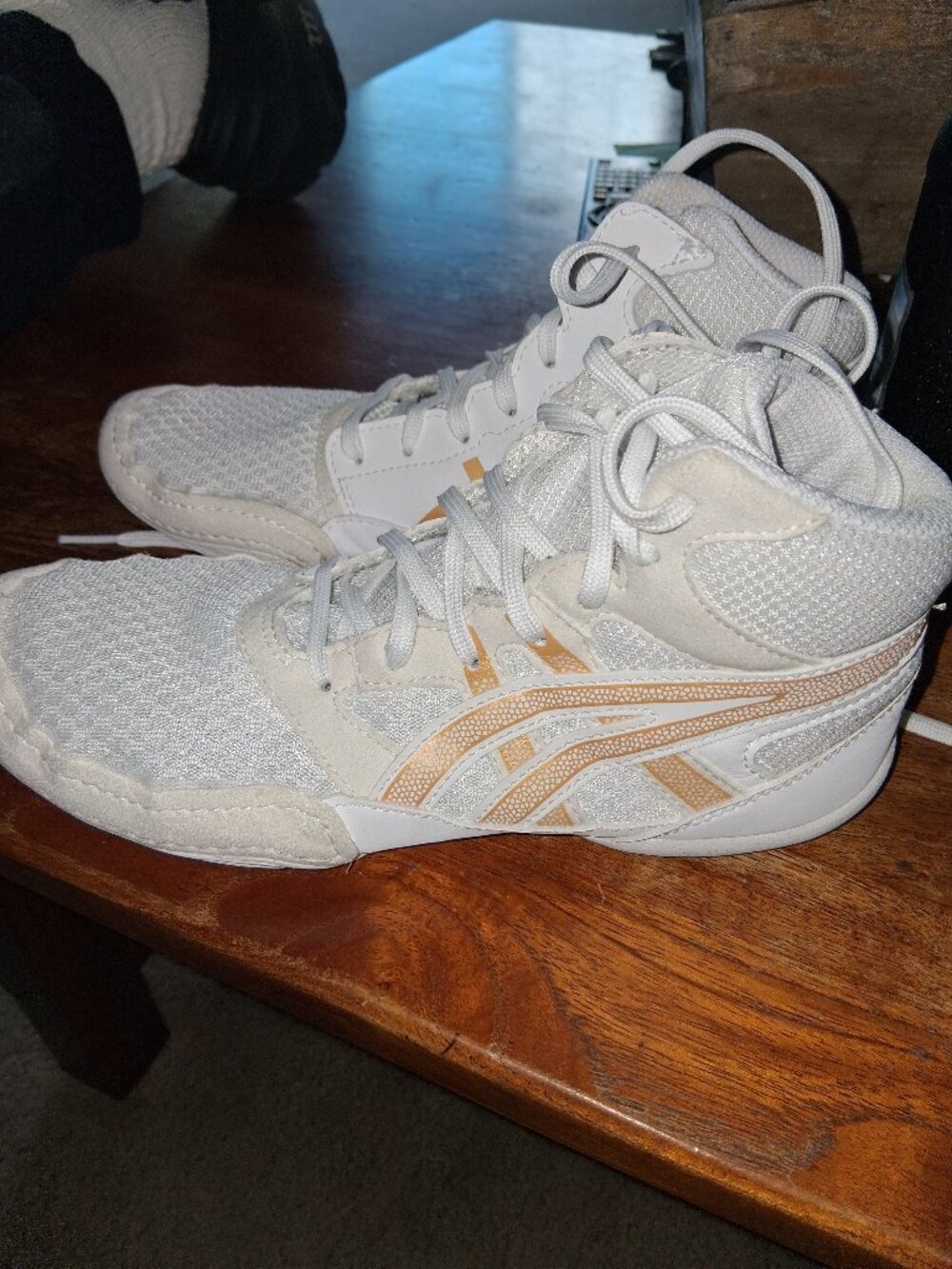 Asics Wrestling Shoes Size 5